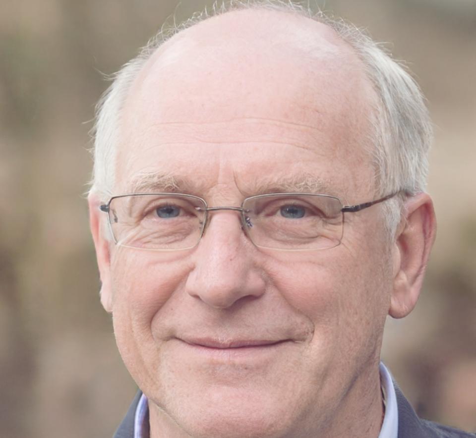 Portrait professionnel de Julien Mercier, expert en finance comportementale